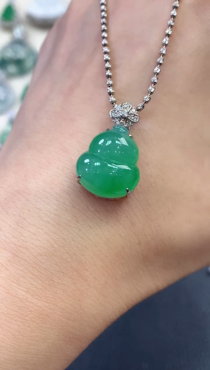 【闪购商品】翡翠吊坠(不含链)18K金镶嵌C37   