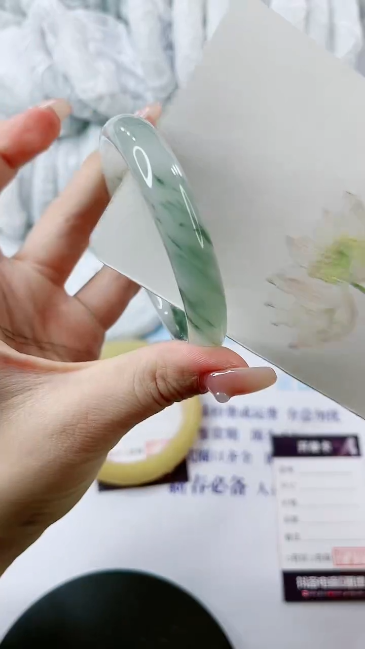 【闪购商品】石英质玉手镯未镶嵌0313621446-多样性发货