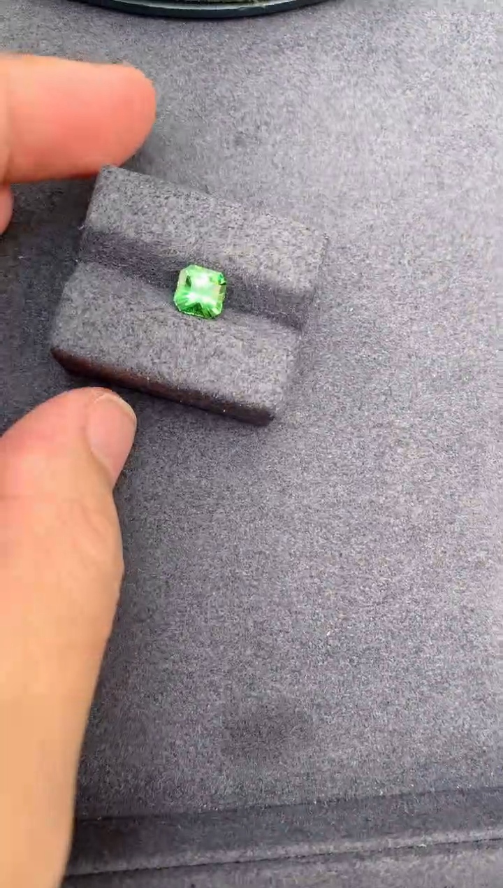 【闪购商品】石榴石（沙弗莱）裸石未镶嵌1ct沙弗莱