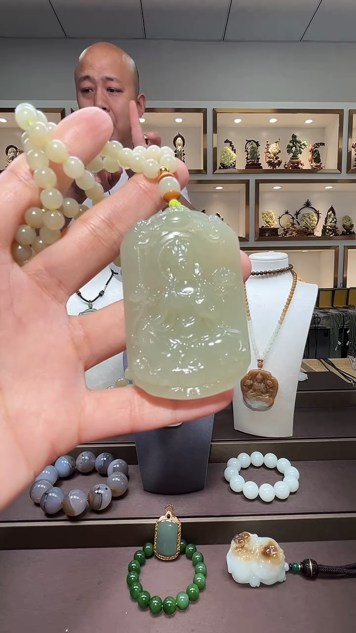 和田玉未镶嵌颈饰苏