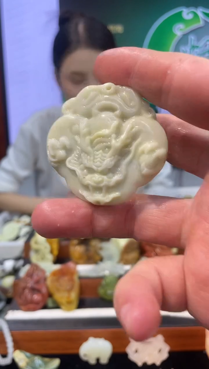 【闪购商品】岫玉吊坠未镶嵌·多样性发货*拍一发一