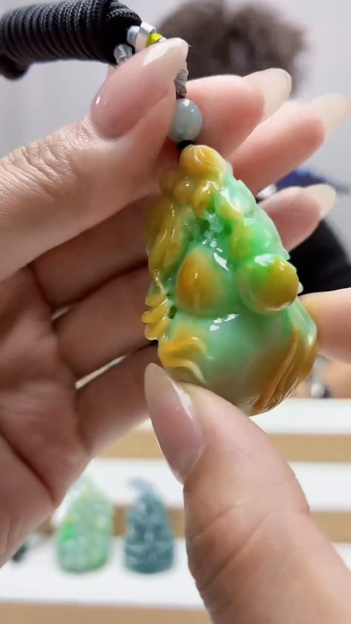 未镶嵌定制翡翠4688MM-毛货挂件63