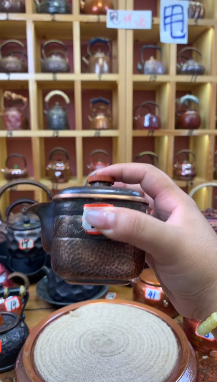 紫铜四方簪刻手抓壶