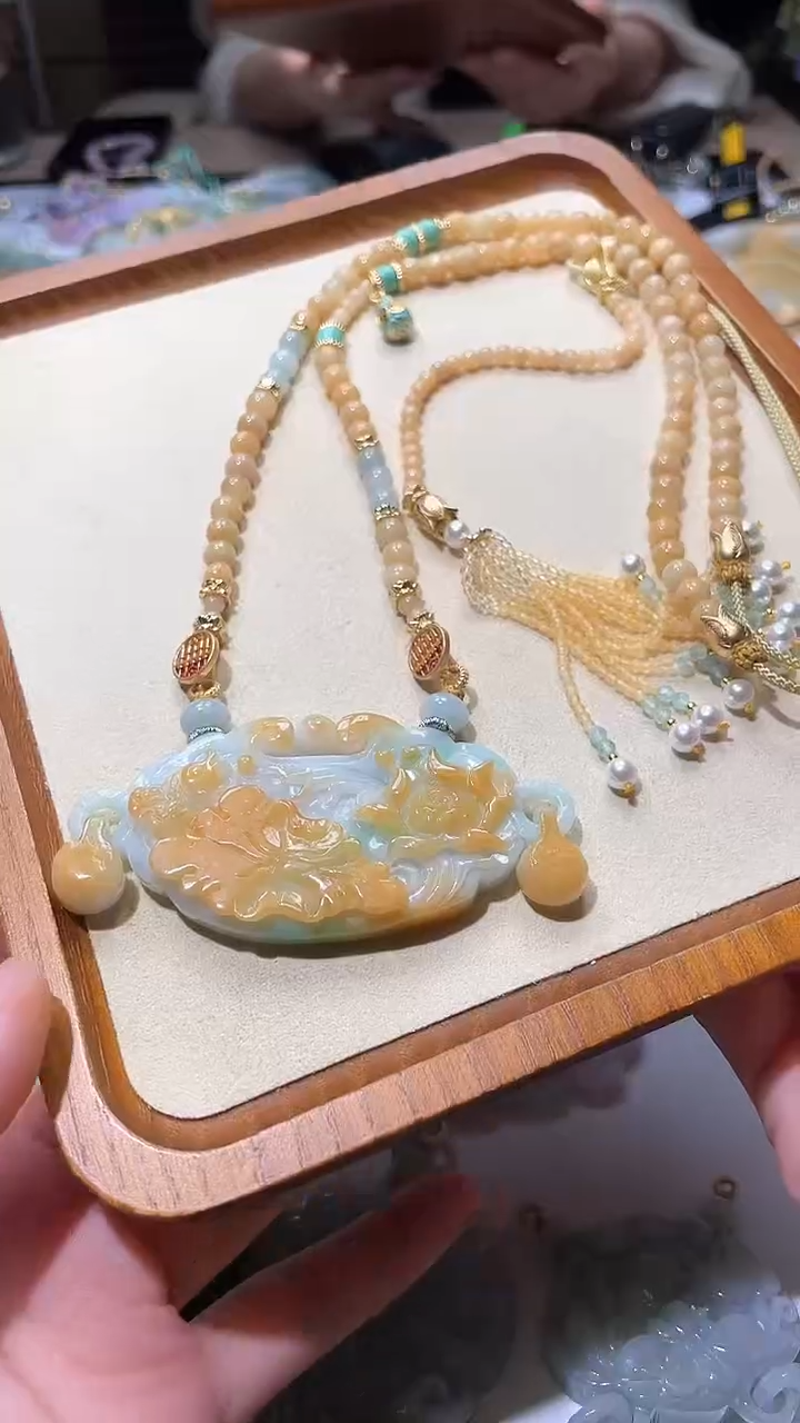 【闪购商品】翡翠颈饰未镶嵌吊坠
