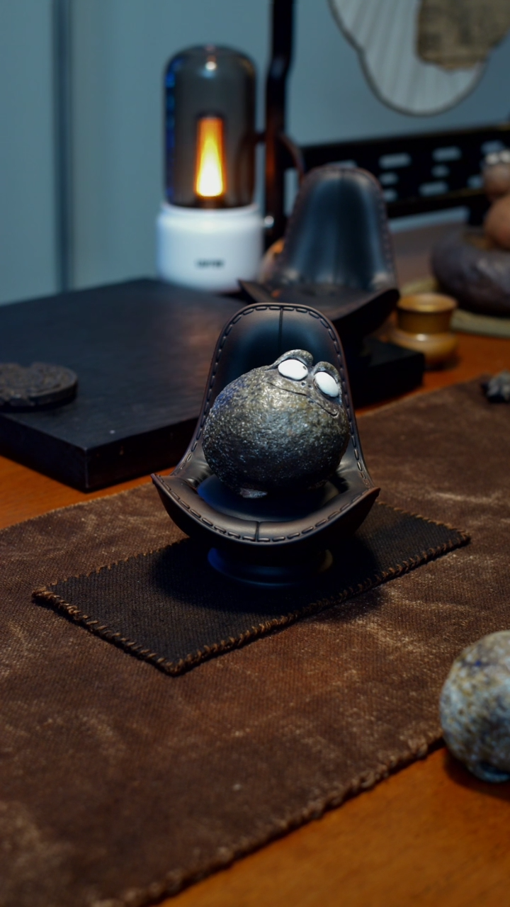 【闪购商品】柴烧金蟾茶宠盖置老板椅