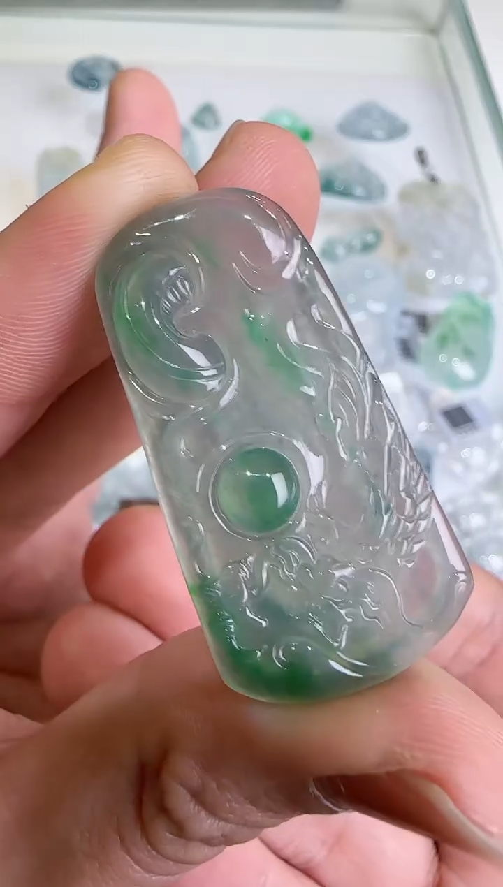 【闪购商品】翡翠吊坠(不含链)未镶嵌··