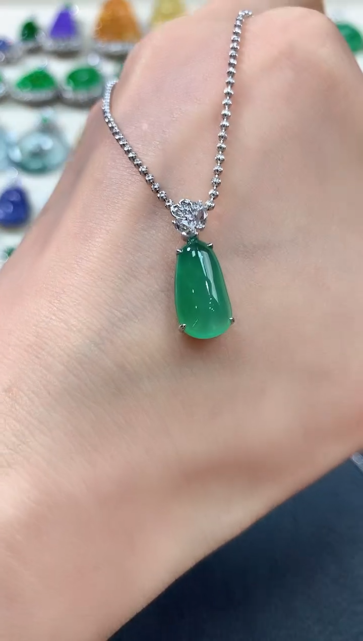 【闪购商品】翡翠吊坠(不含链)18K金镶嵌m7       