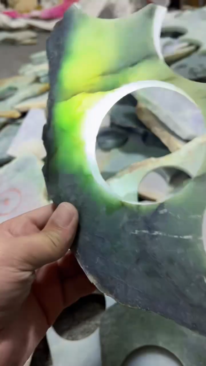 【闪购商品】翡翠挂件未镶嵌A货康壹090