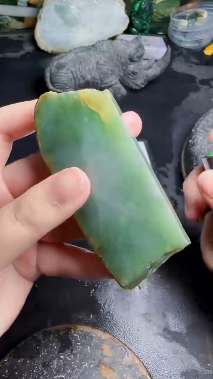 未镶嵌挂件翡翠云**巅天然翡翠043