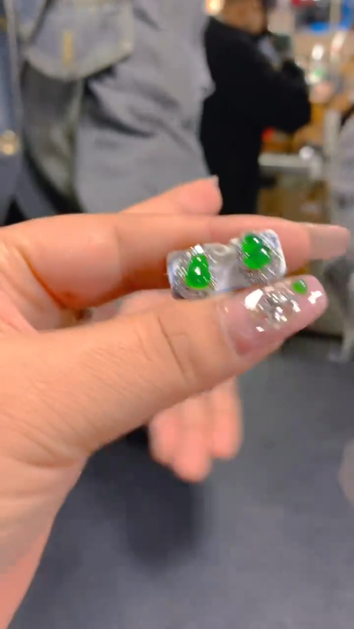 【闪购商品】翡翠耳饰未镶嵌0128540594多样性发其一