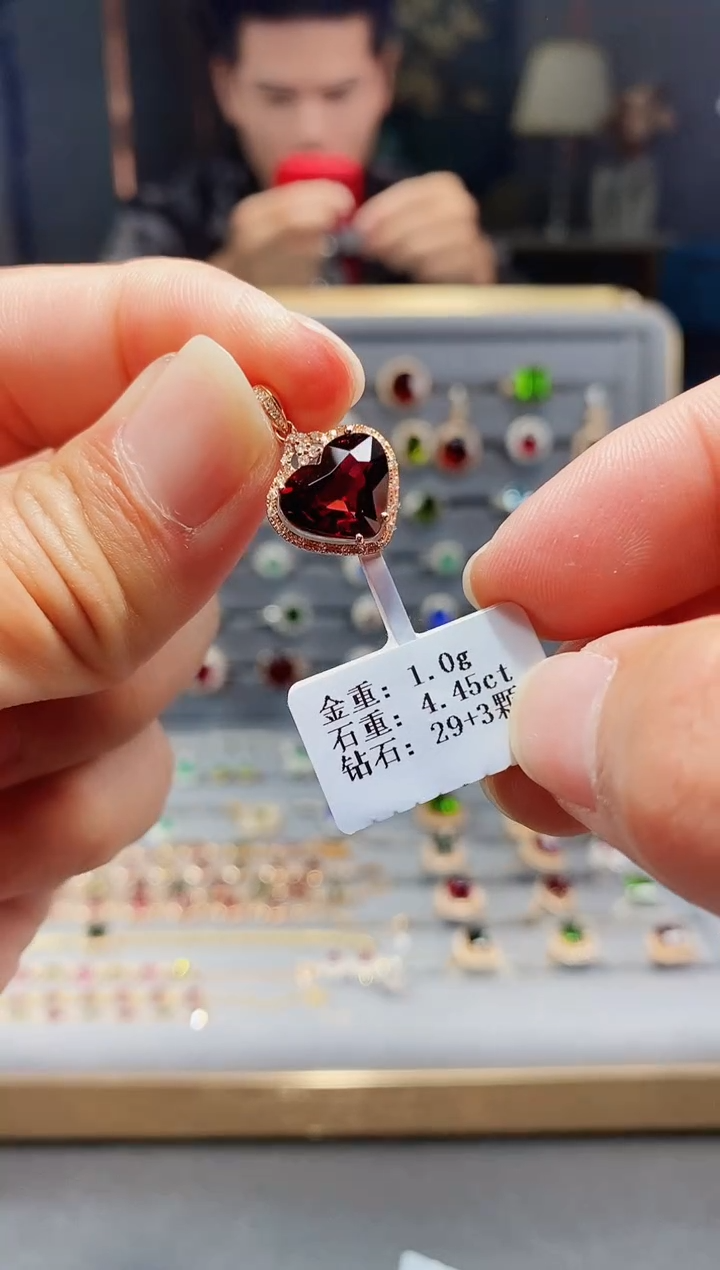 【闪购商品】石榴石颈饰18K金镶嵌4.45.