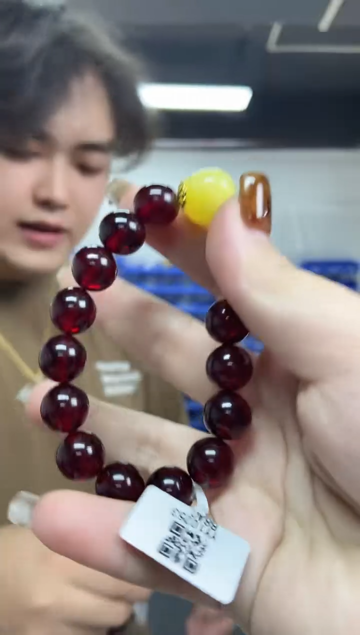 【闪购商品】血珀裸石未镶嵌多样性发其一颜色微差