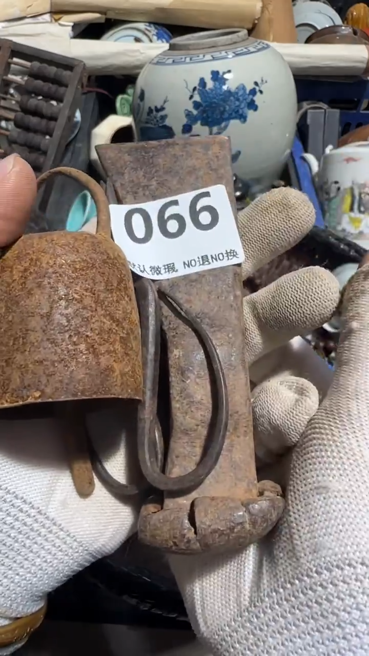 无非金属1****5亿容工艺品066