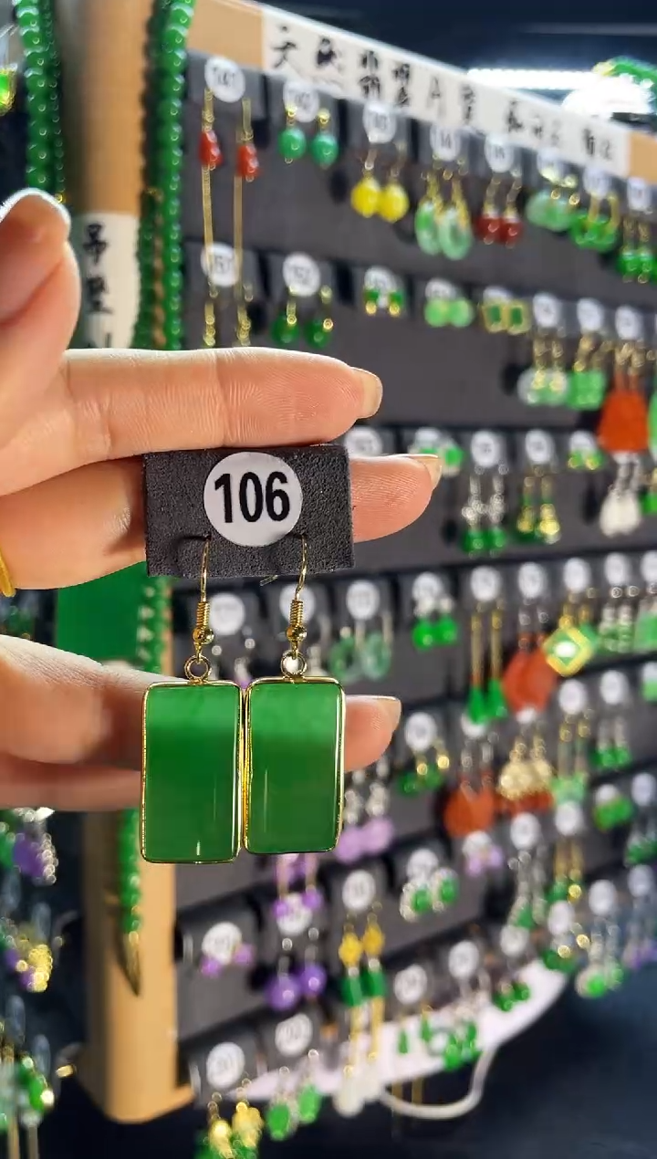 【闪购商品】翡翠耳饰银S925镶嵌106..