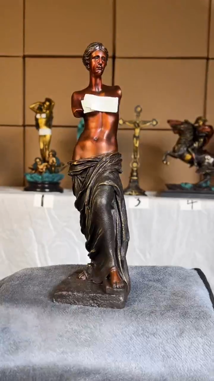 精铜材质精美雕塑