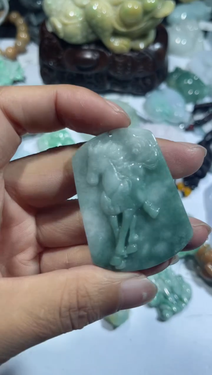 【闪购商品】翡翠颈饰未镶嵌00010544