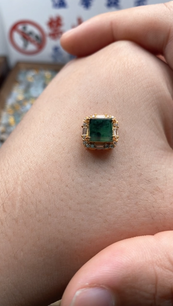 【闪购商品】翡翠颈饰未镶嵌情人节快乐~