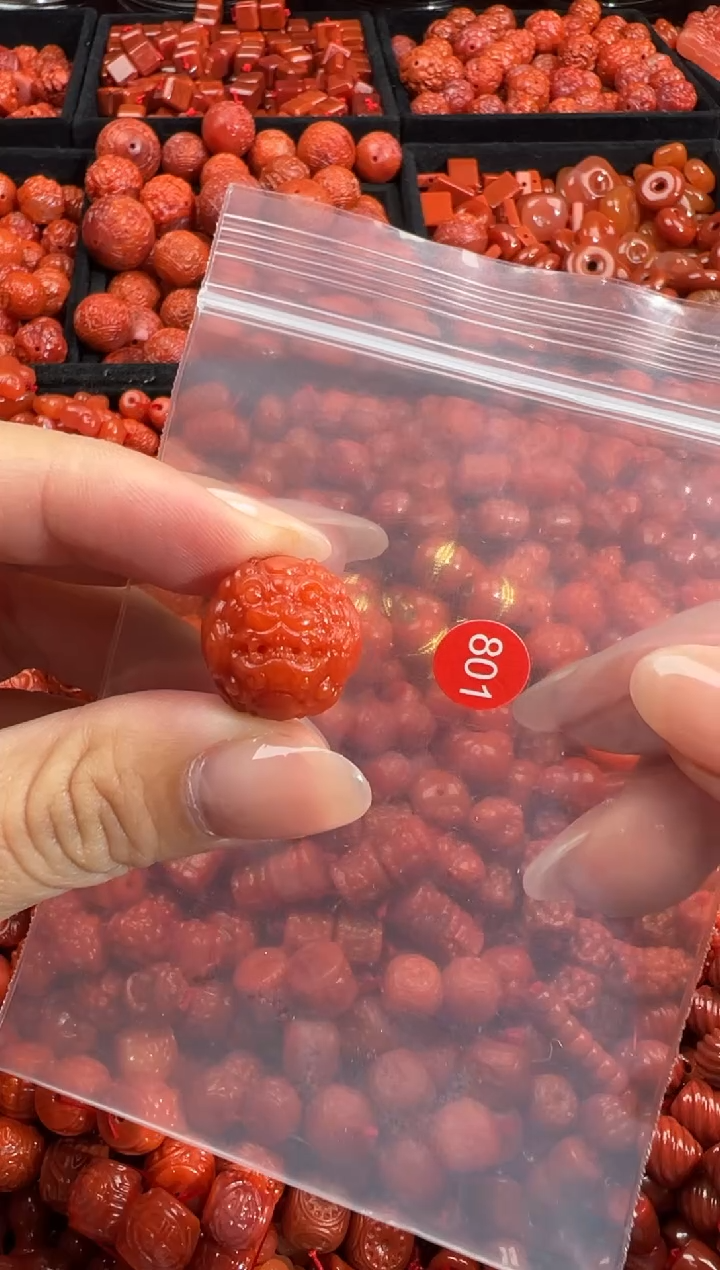 南红玛瑙未镶嵌颈饰1