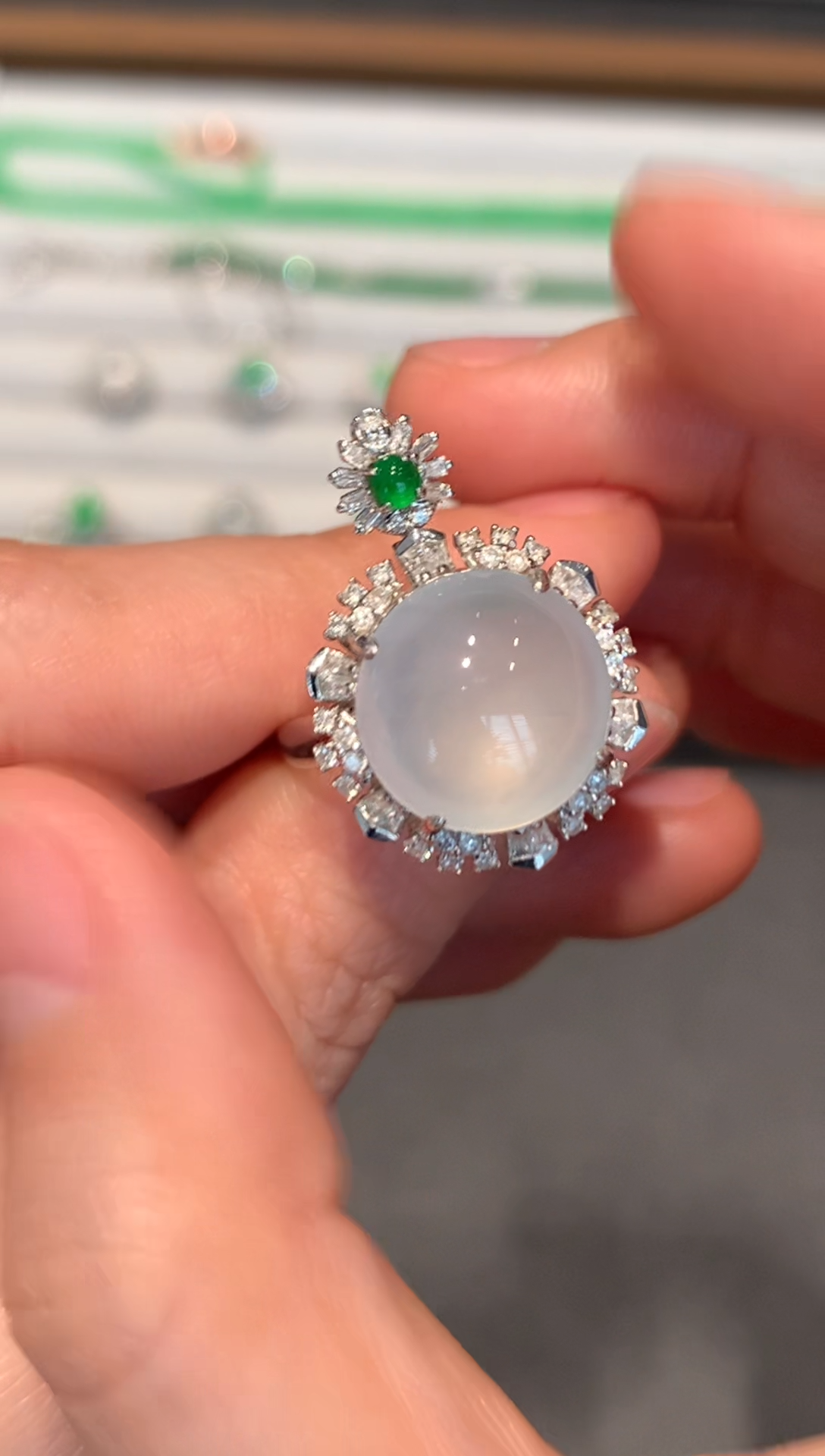 【闪购商品】翡翠吊坠(不含链)18K金镶嵌11800