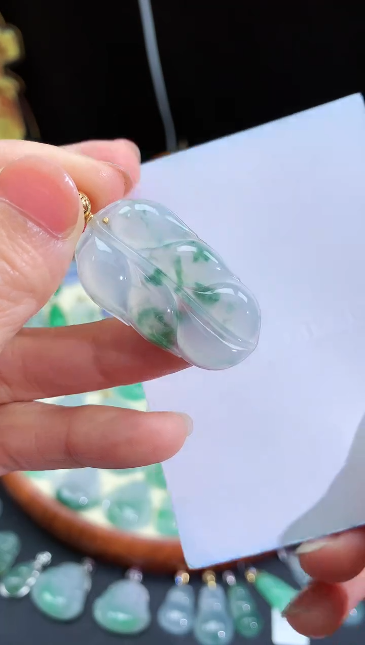 【闪购商品】翡翠颈饰未镶嵌金枝玉叶