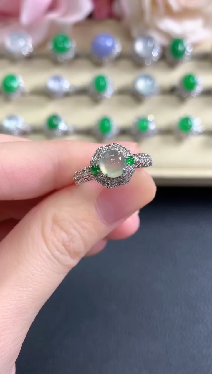 18K金镶嵌戒指翡翠冬日珠宝Q17