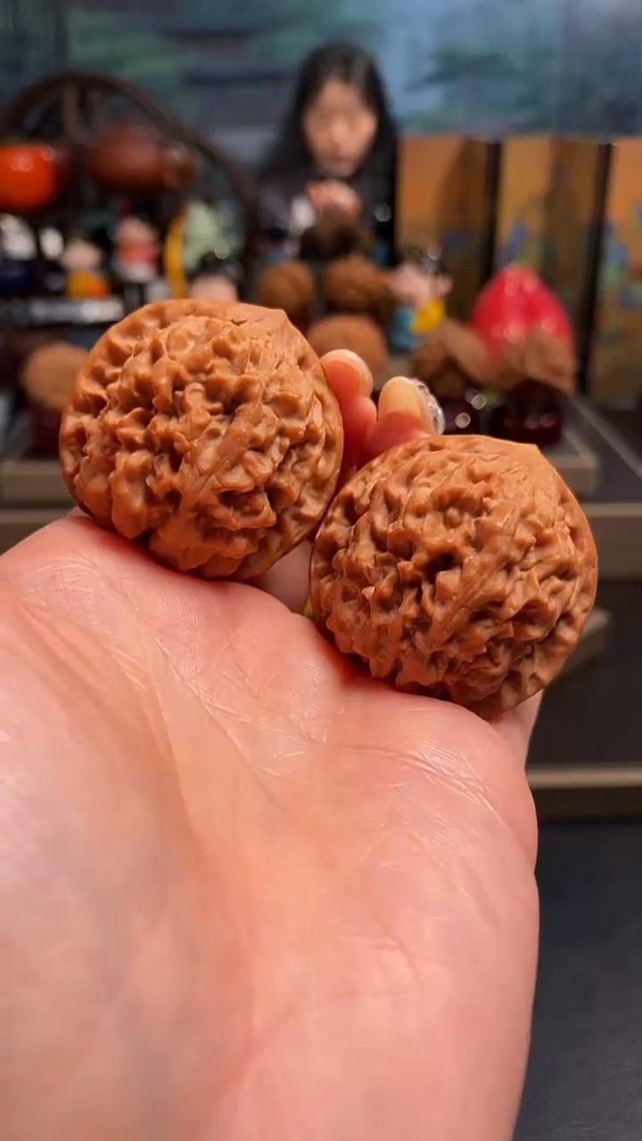 【闪购商品】文玩核桃把件A 940龙墩39尺