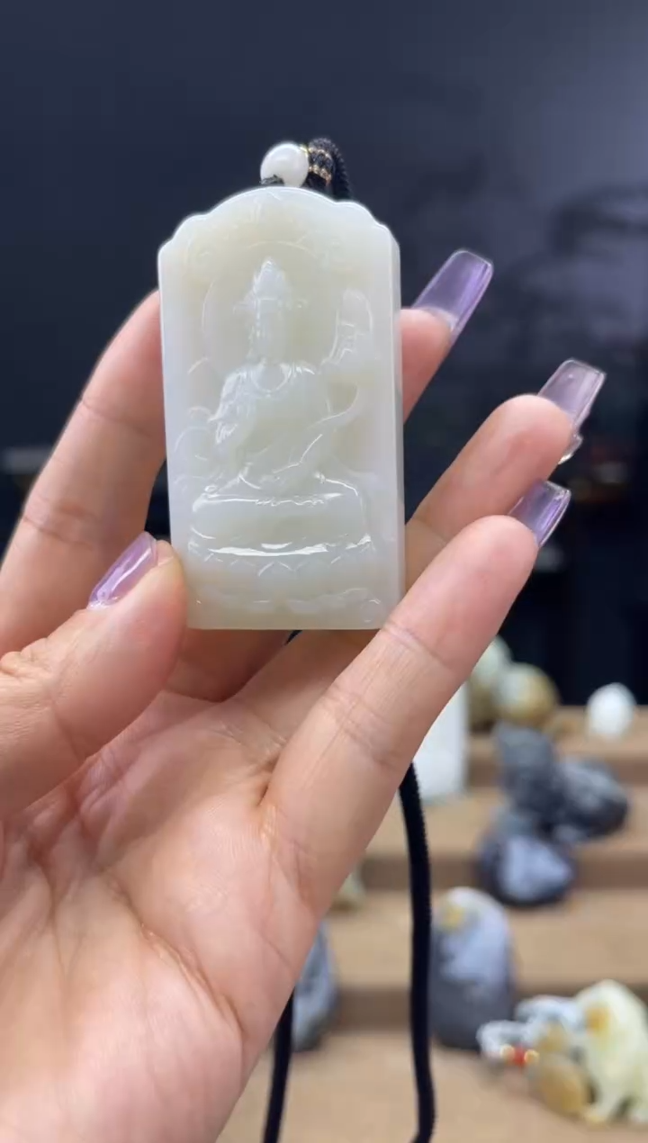 颈饰未镶嵌和田玉1