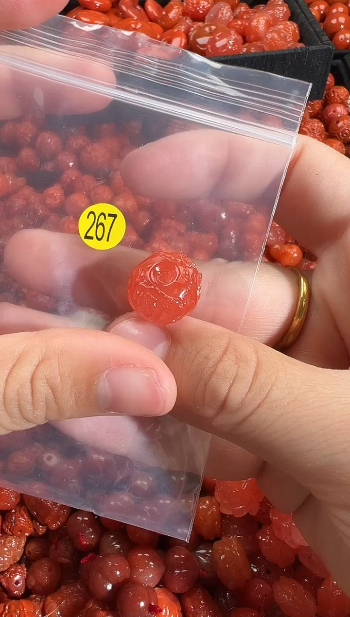 颈饰未镶嵌南红玛瑙1