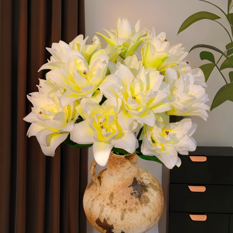 云南木木花卉暴风雪 清新淡雅白色重瓣百合 日常客厅瓶插鲜切花