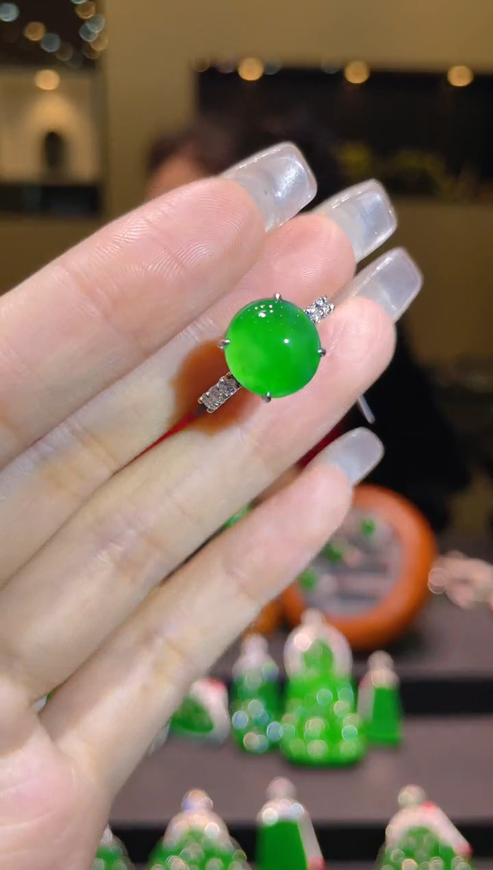 【闪购商品】翡翠吊坠(不含链)18K金镶嵌A69