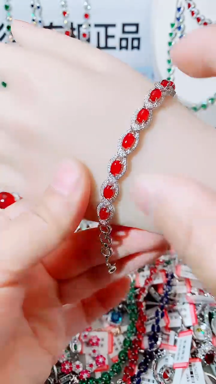 未镶嵌手链红宝石  