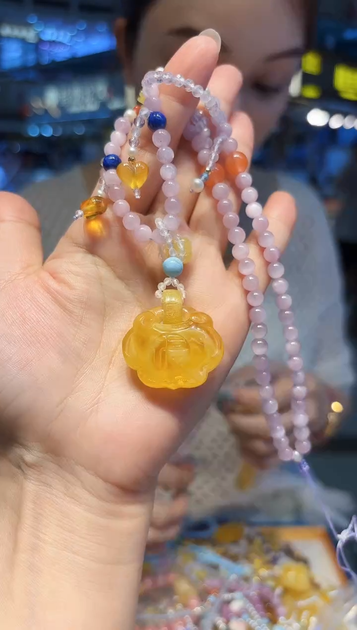 未镶嵌颈饰琥珀  琥珀【  锁吊坠项链  】多样性发一