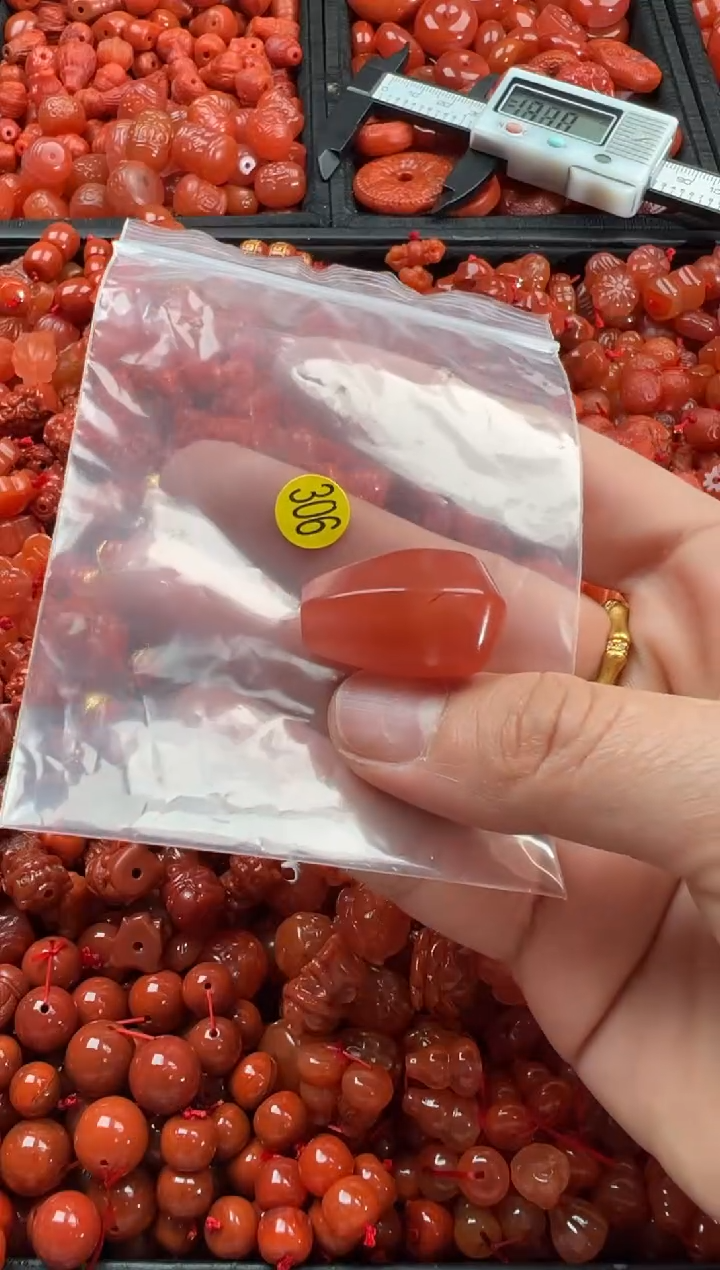 【闪购商品】南红玛瑙颈饰未镶嵌1