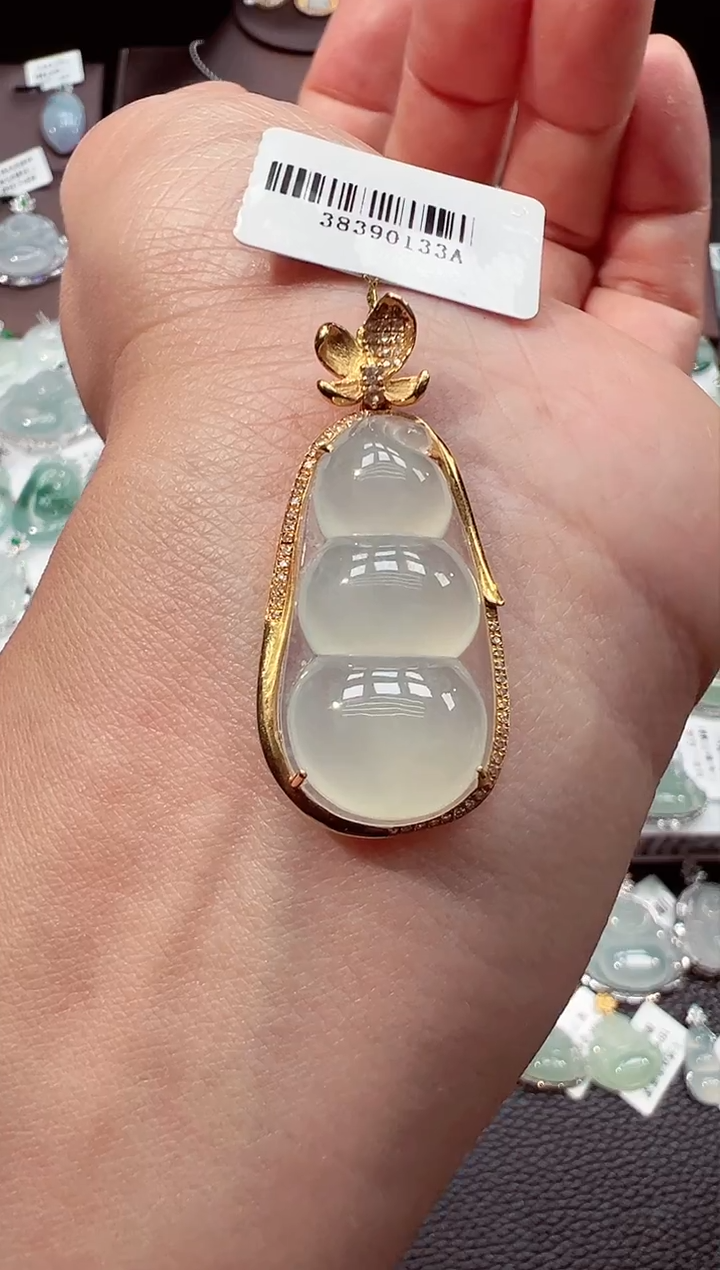 吊坠(不含链)18K金镶嵌翡翠福豆吊坠133A