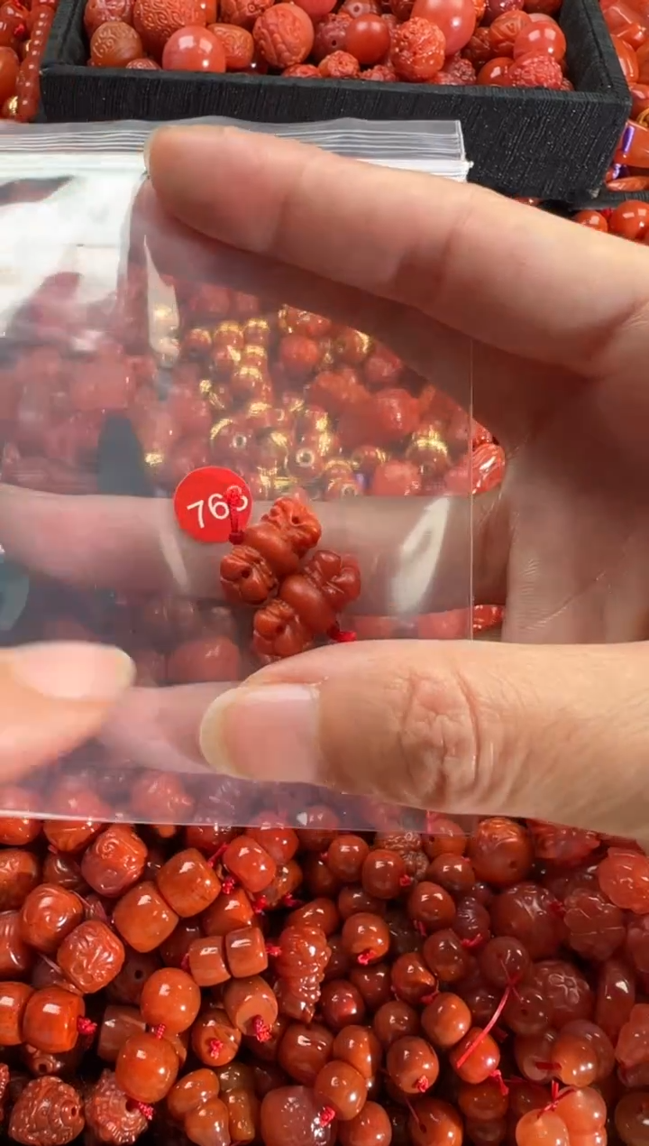 【闪购商品】南红玛瑙颈饰未镶嵌1