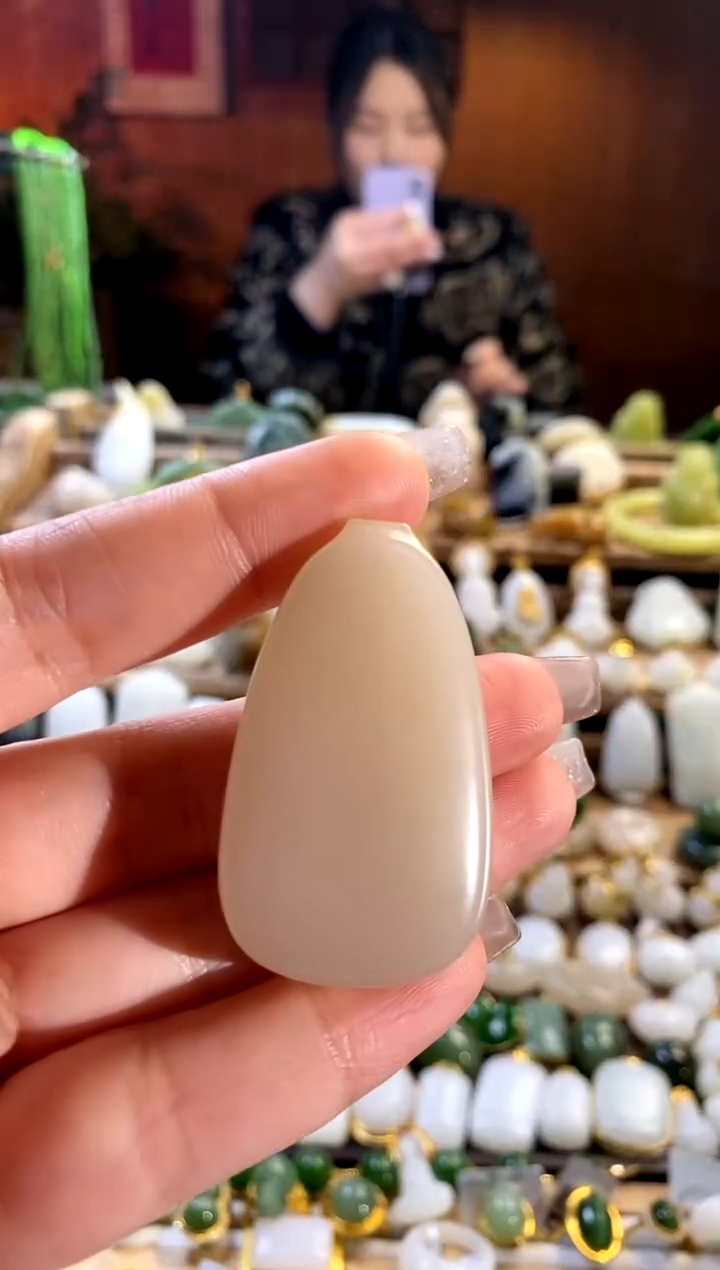 【闪购商品】和田玉吊坠未镶嵌。