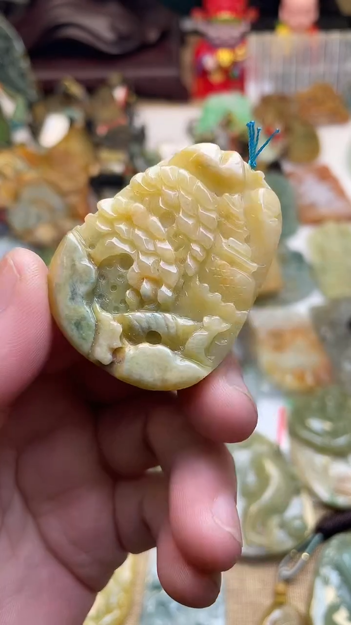 颈饰未镶嵌翡翠陳***℃1