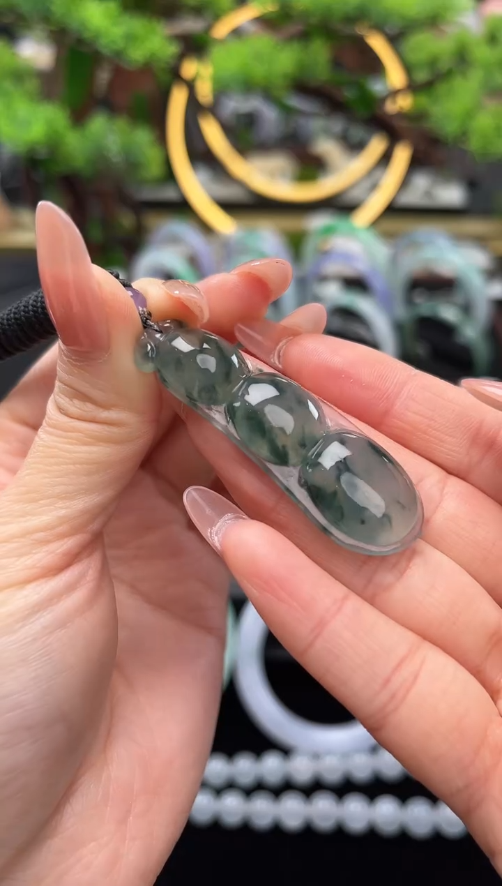 颈饰未镶嵌翡翠吊坠