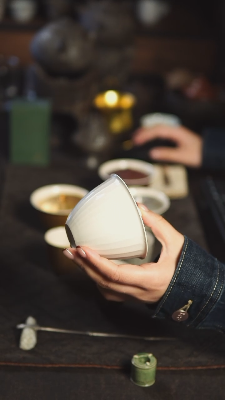 吴一延 瓜棱系列盖碗 白色