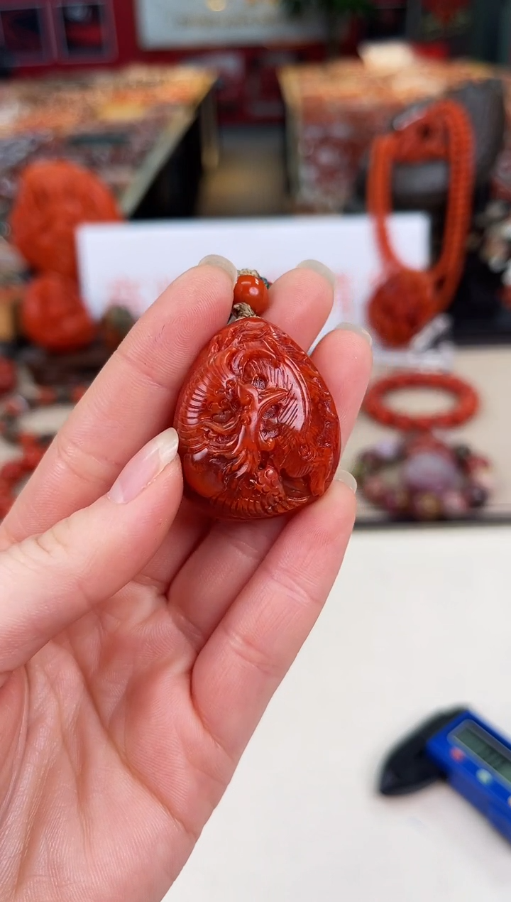 未镶嵌雕刻吊坠南红玛瑙（多样式发其一）