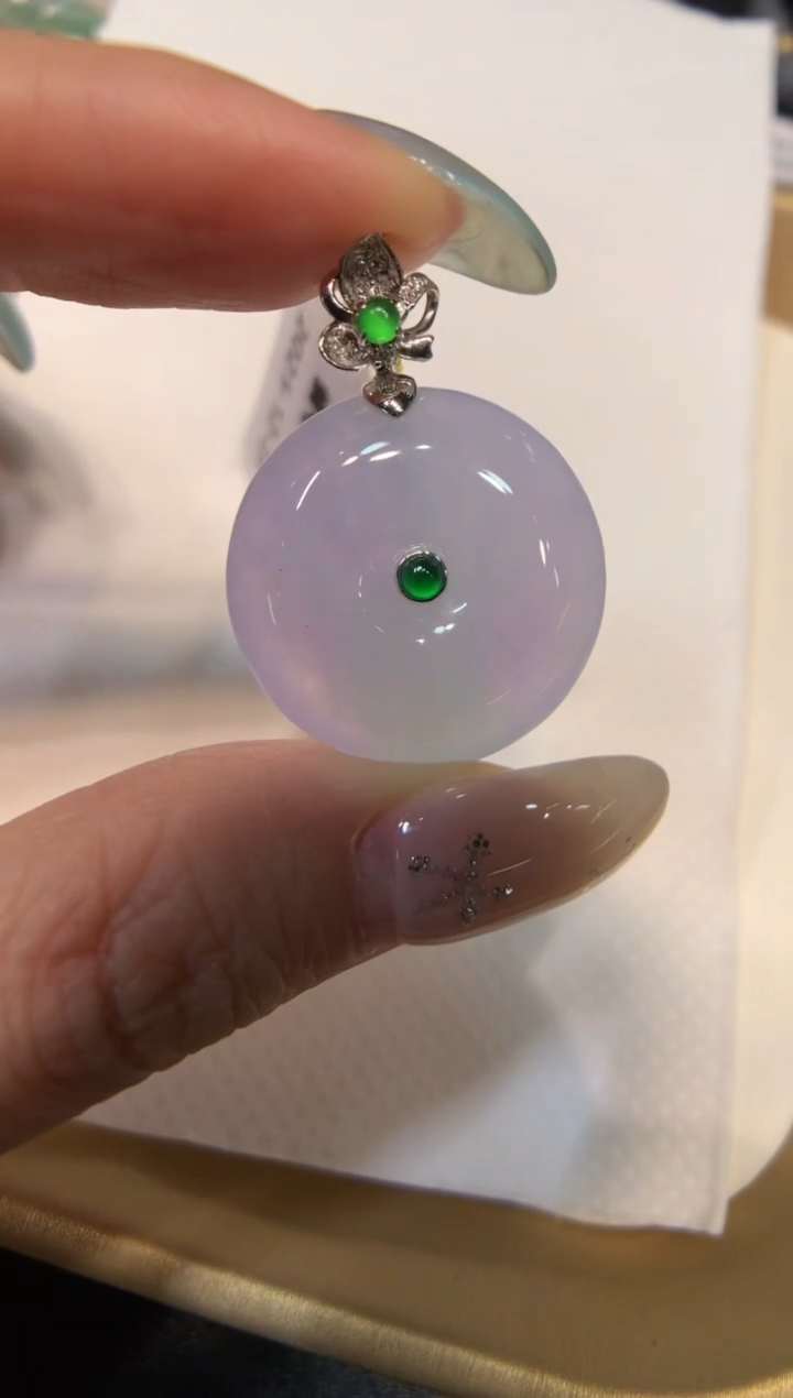 颈饰18K金镶嵌翡翠平安扣