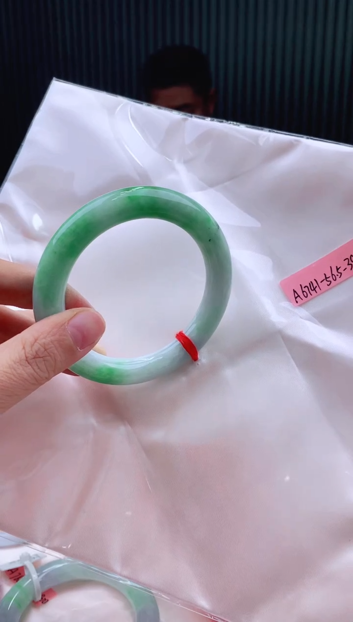 未镶嵌手镯翡翠56+