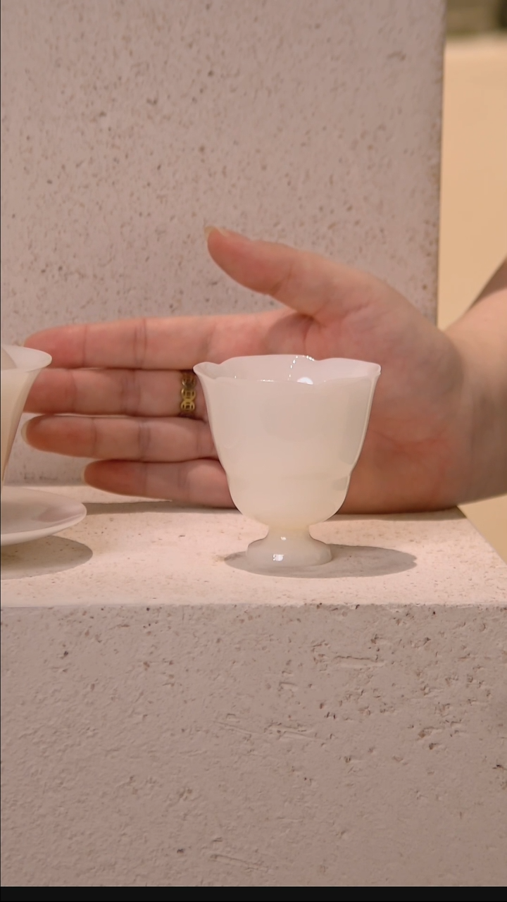 璞玉-冰种瓷-朵瓣高足茶杯