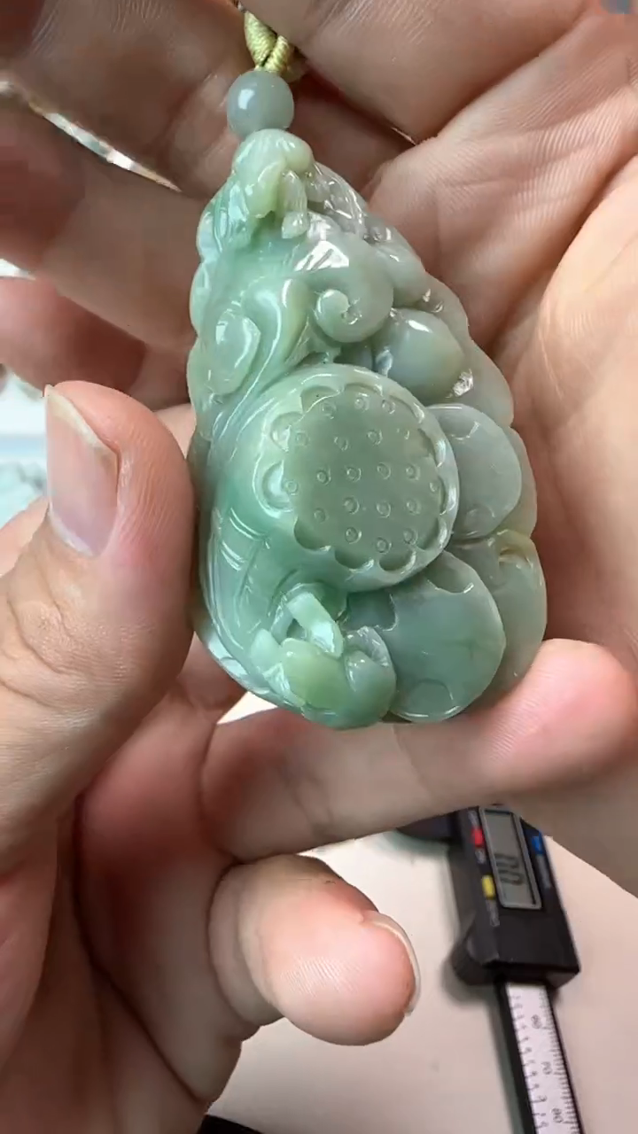 吊坠(不含链)未镶嵌翡翠天然缅甸A货翡翠（莲蓬）