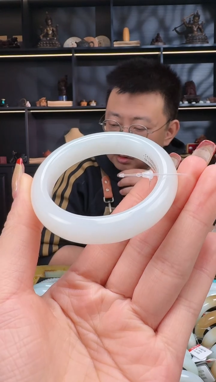 【闪购商品】和田玉1未镶嵌金山手镯54mm