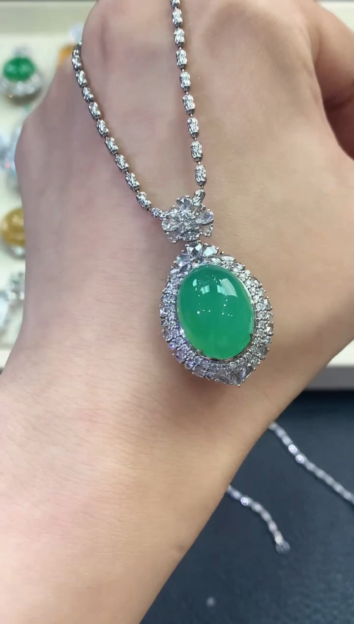 【闪购商品】翡翠吊坠(不含链)18K金镶嵌C160