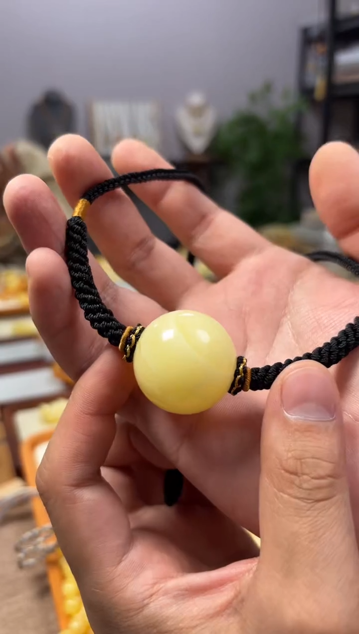 【闪购商品】蜜蜡裸石未镶嵌锁骨