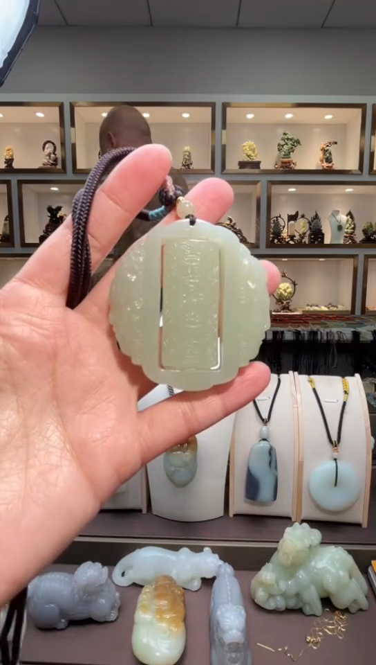 颈饰未镶嵌和田玉苏