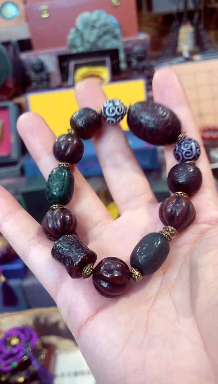 【闪购商品】玛瑙/玉髓手串未镶嵌                