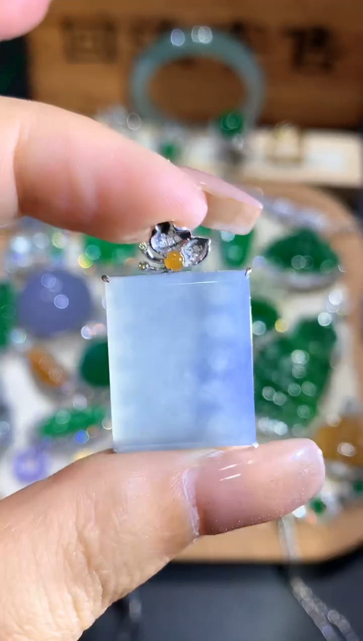 【闪购商品】翡翠颈饰18K金镶嵌团购